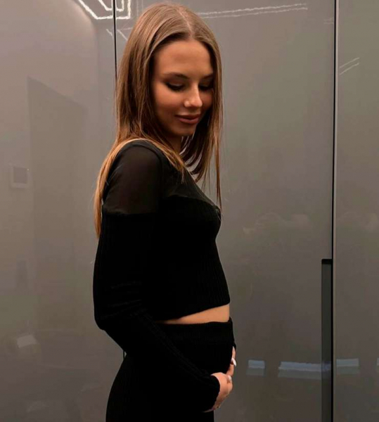 Невестка Валерии спровоцировала слухи о второй беременности