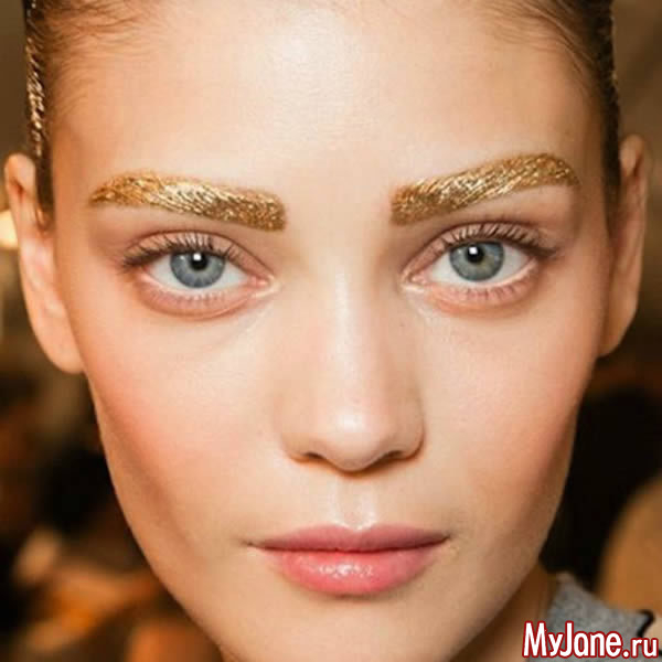 Тенденции макияжа, которым стоит следовать в 2023 году